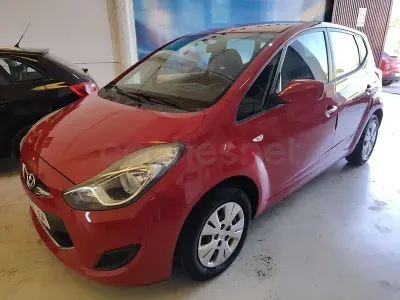 Usado Hyundai ix20 90 CV (66 kW) 2015 Rojo Utilitario