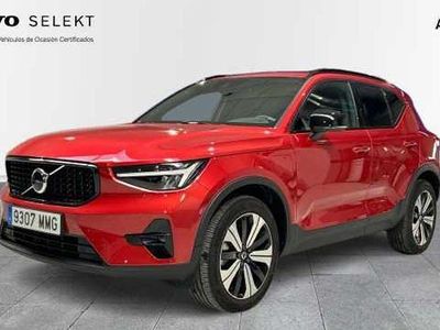 Rojo Usado 2023 Volvo XC40 Plus SUV | 43.900 €