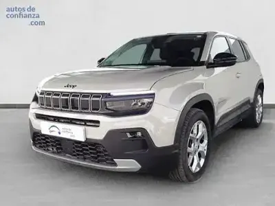 Usado Jeep Avenger Altitude 100 CV (73 kW) 2025 Beige SUV