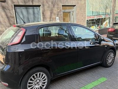 Usado Fiat Punto Easy 75 CV (55 kW) 2014 Negro Utilitario