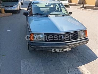 Begagnad Renault R18 83 HK (61 kW) 1986 Blå Kombi