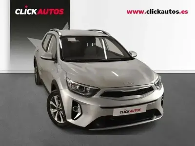 Usado Kia Stonic 100 HP (73 kW) 2025 Cinzento SUV
