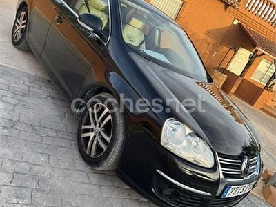 Usado VW Jetta Advance 105 CV (77 kW) 2006 Negro Berlina