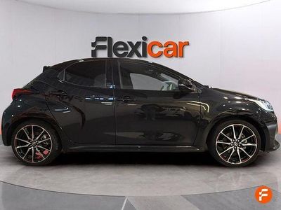 Usado Toyota Yaris Hybrid Sport 116 CV (85 kW) 2022 Negro
