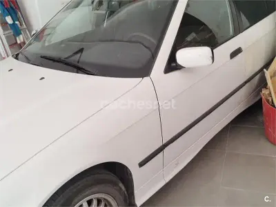 Usado BMW 320 150 CV (110 kW) 1992 Blanco Berlina