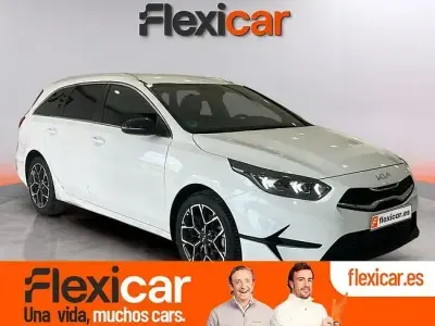 Begagnad Kia Ceed Style 100 HK (73 kW) 2025 Vit Halvkombi