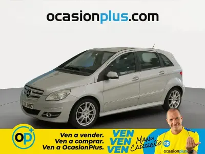 Usado Mercedes B180 109 CV (80 kW) 2011 Gris Utilitario