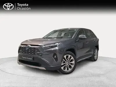 Usado Toyota RAV4 Hybrid Luxury 222 CV (163 kW) 2023 Gris / plata SUV
