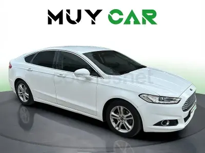 Usado Ford Mondeo Titanium 240 CV (176 kW) 2018 Blanco Berlina
