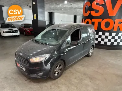 Usado Ford Tourneo Courier Trend 100 CV (73 kW) 2018 Negro Monovolumen
