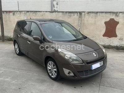 Usado Renault Scénic III Privilege 160 CV (117 kW) 2010 Marrón Monovolumen