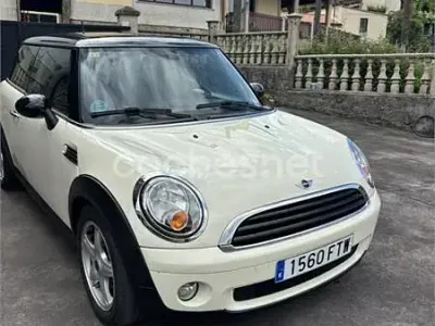 Begagnad Mini ONE 90 HK (66 kW) 2007 Vit Halvkombi