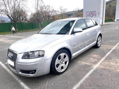 Gris / plata Usado 2004 Audi A3 Ambiente Berlina | 5790 € (Un poco caro)