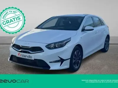 Usado Kia Ceed 101 CV (74 kW) 2025 Blanco Utilitario