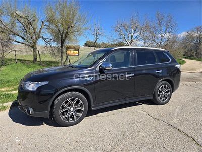 Usado Mitsubishi Outlander P-HEV 203 CV (149 kW) 2015 Negro SUV