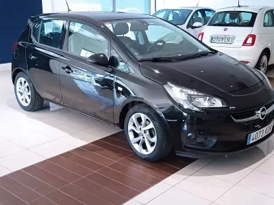 Usado Opel Corsa Selective 90 CV (66 kW) 2017 Negro Utilitario