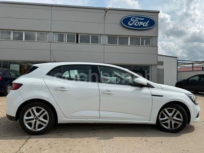 Usado Renault Mégane IV Business 95 CV (69 kW) 2019 Blanco Berlina