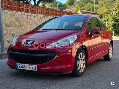 Usado Peugeot 207 75 CV (55 kW) 2007 Granate Berlina