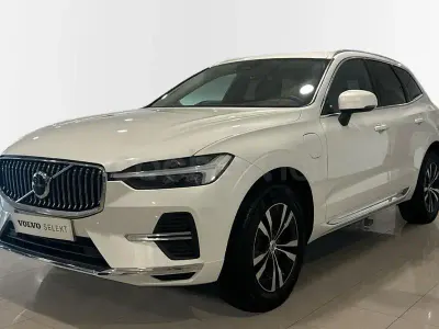 Usado Volvo XC60 Core 350 CV (257 kW) 2025 Blanco SUV