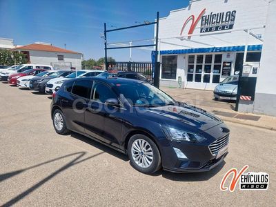 Gris / plata Usado 2021 Ford Focus Titanium Berlina | 15.200 € (Precio justo)