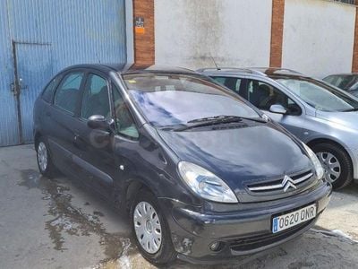 Usado Citroën Xsara Picasso Exclusive 90 CV (66 kW) 2005 Azul Monovolumen