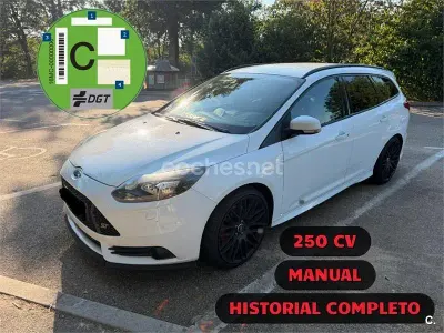 Usado Ford Focus ST 250 CV (183 kW) 2013 Blanco Familiar