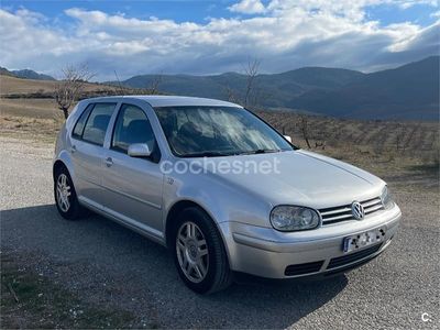 Gris / plata Usado 2002 VW Golf Berlina | 4000 € (Caro)