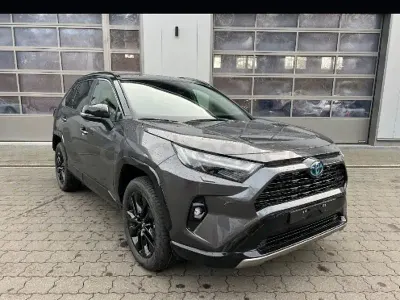 Usado Toyota RAV4 Hybrid Luxury 218 CV (160 kW) 2025 Gris / plata SUV