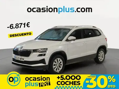 Usado Skoda Karoq Selection 115 CV (84 kW) 2024 Blanco SUV