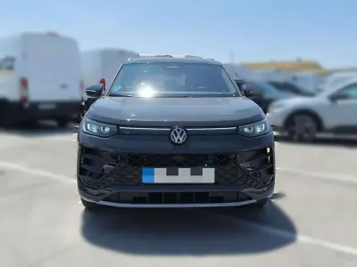 Usado VW Tayron R-line 177 CV (130 kW) 2025 Gris SUV
