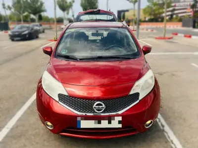 Usado Nissan Note Acenta 80 CV (58 kW) 2015 Rojo Utilitario