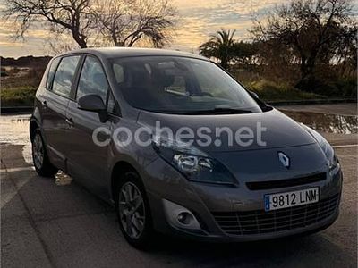 Usado Renault Scénic III Dynamique 110 CV (80 kW) 2011 Gris / plata Monovolumen