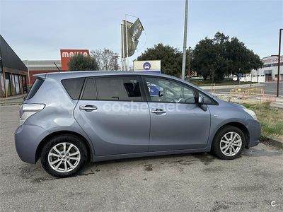 Usado Toyota Verso Live 132 CV (97 kW) 2011 Gris / plata Monovolumen