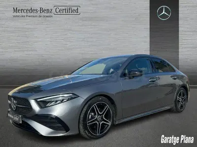 Usado Mercedes A200 150 CV (110 kW) 2025 Gris / plata Berlina