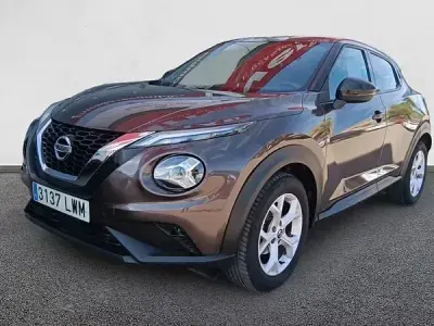 Usado Nissan Juke Acenta 114 CV (83 kW) 2022 Chesnut bronze (metalizado) SUV