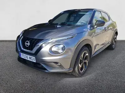 Usado Nissan Juke N-Connecta 114 CV (83 kW) 2023 Skyline grey (metalizado) techo (bitono) SUV