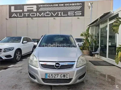 Usado Opel Zafira Essentia 110 CV (80 kW) 2010 Gris / plata Monovolumen