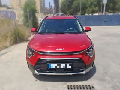 Usado Kia Niro 105 CV (77 kW) 2022 Rojo SUV