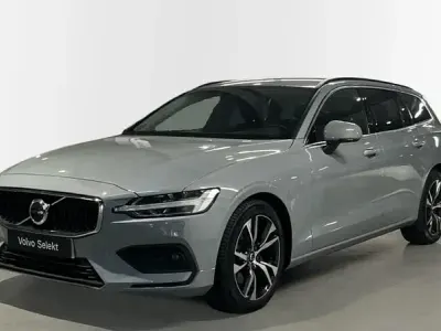 Usado Volvo V60 Core 197 CV (144 kW) 2025 Gris / plata Familiar