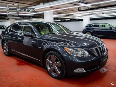 Usado Lexus LS460 Executive Line 380 CV (279 kW) 2008 Gris / plata Berlina