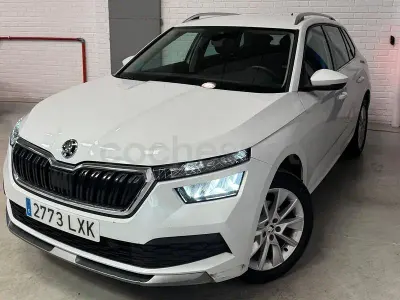 Usado Skoda Kamiq 110 CV (80 kW) 2022 Blanco SUV