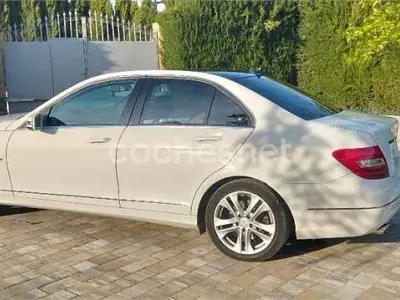 Usado Mercedes C220 Avantgarde 170 CV (125 kW) 2011 Blanco Berlina