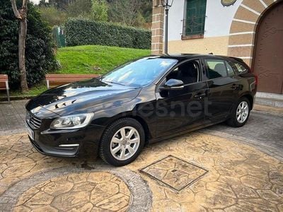 Usado Volvo V60 Kinetic 115 HP (84 kW) 2014 Preto Carrinha
