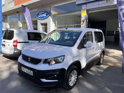 Käytetty Peugeot Rifter Active 102 HP (75 kW) 2022 Tila-auto