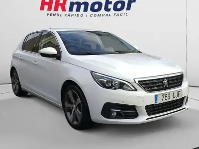 Usado Peugeot 308 Allure 130 CV (95 kW) 2020