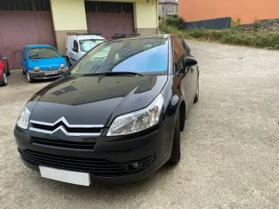 Usado Citroën C4 92 CV (67 kW) 2007 Negro