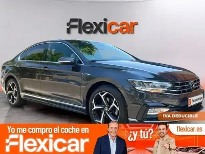 Usado VW Passat R-line 150 CV (110 kW) 2021 Negro Berlina