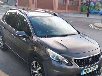 Usado Peugeot 2008 Style 100 CV (73 kW) 2018 Gris / plata SUV