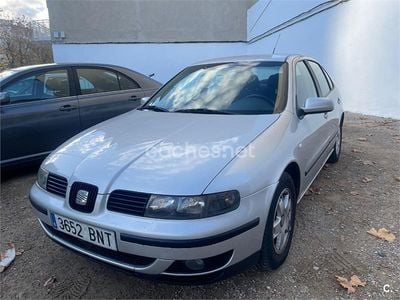 Gris / plata Usado 2001 Seat Leon Sport Berlina | 2900 € (Precio justo)