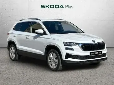Usado Skoda Karoq Selection 150 CV (110 kW) 2026 Blanco SUV